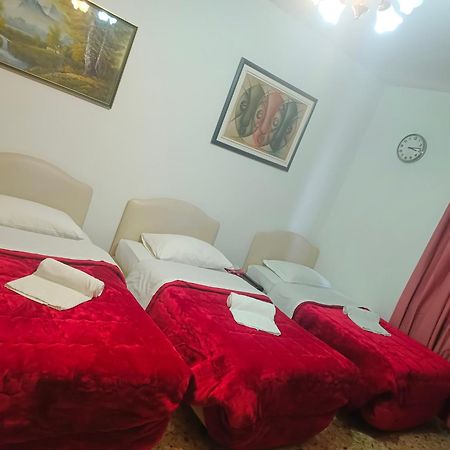 Host Roma Hostel Eksteriør bilde