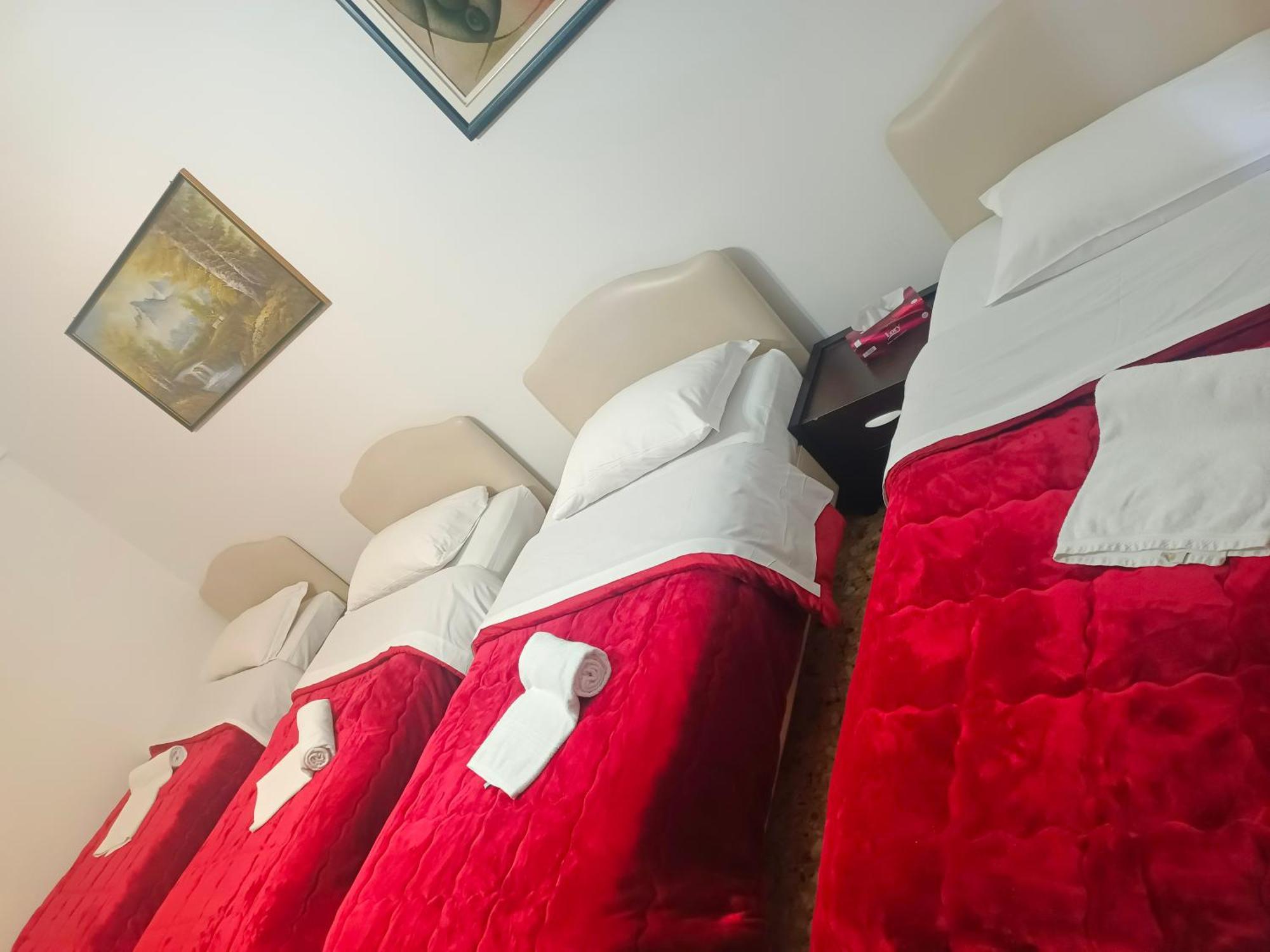 Host Roma Hostel Eksteriør bilde